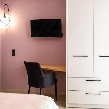 Living In Urban Chic