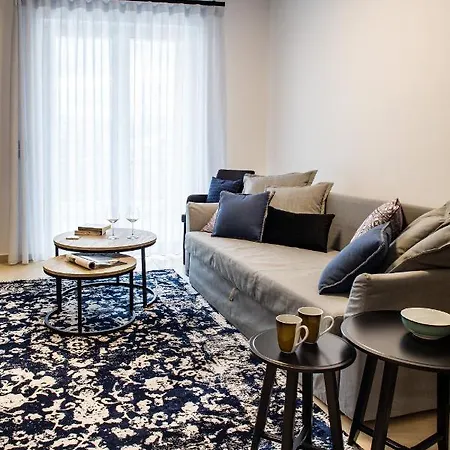 Living In Urban Chic * Nauplia