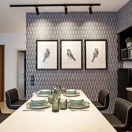 Living In Urban Chic