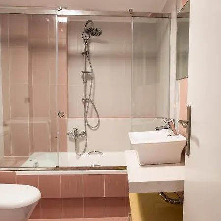 Living In Urban Chic *