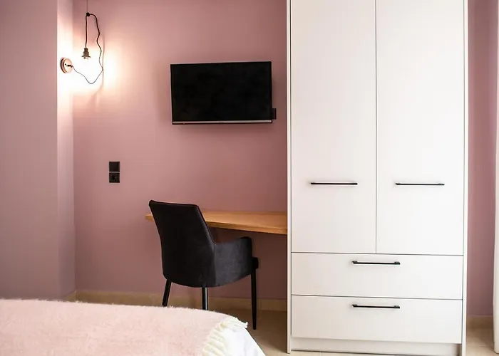 Living In Urban Chic